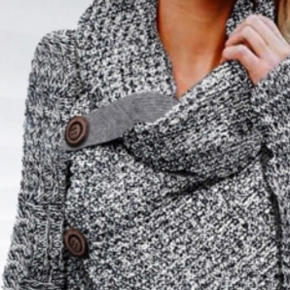 🔘⚠️ONE LEFT⚠️🔘 Heather Gray Buttoned Turtleneck - Picture 3 of 8